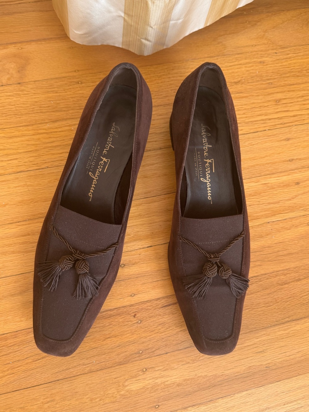 Vintage Salvatore Ferragamo Suede Tassel Loafer Heels Dark Brown Size 7.5-8 - Picture 6 of 9